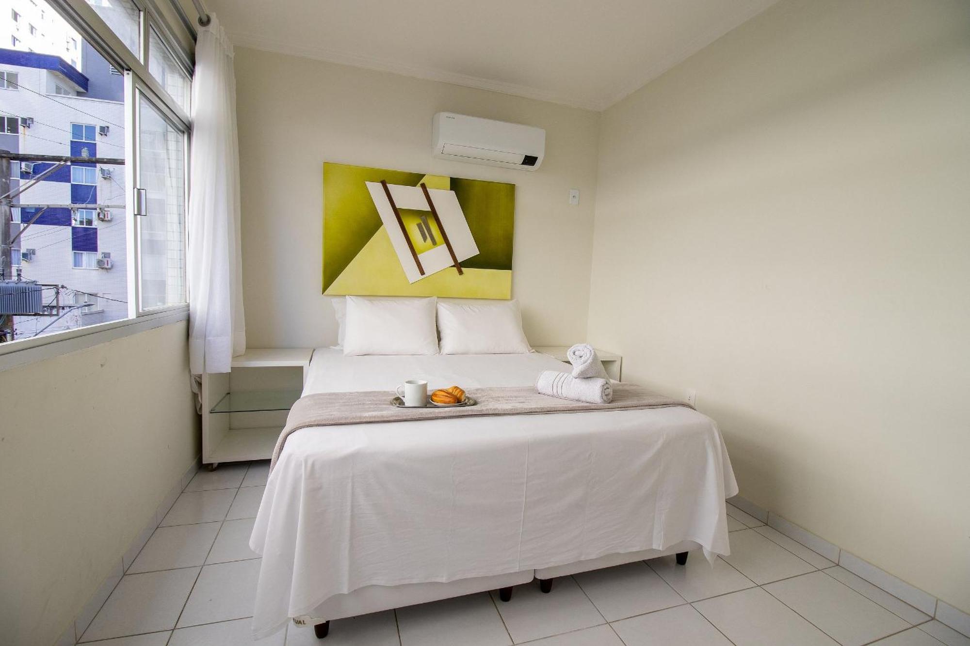 Apu24 - Esq Com Av Atlantica, 4 Dorm, Climatizado Apartamento Balneario Camboriu