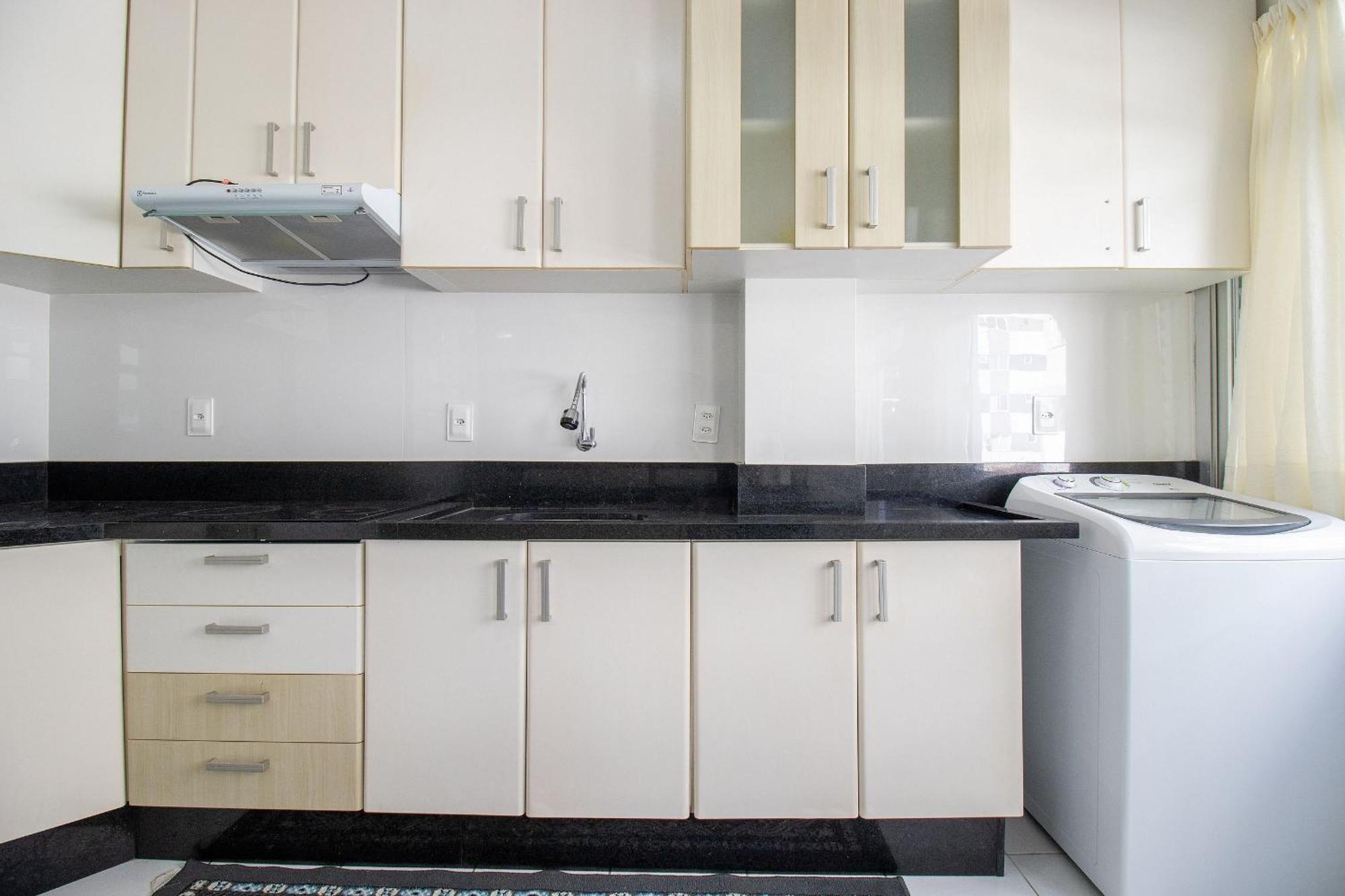 Apu24 - Esq Com Av Atlantica, 4 Dorm, Climatizado Apartamento *