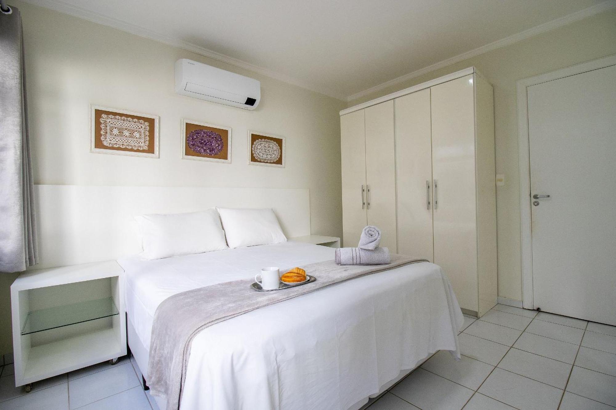 Apartamento Apu24 - Esq Com Av Atlantica, 4 Dorm, Climatizado