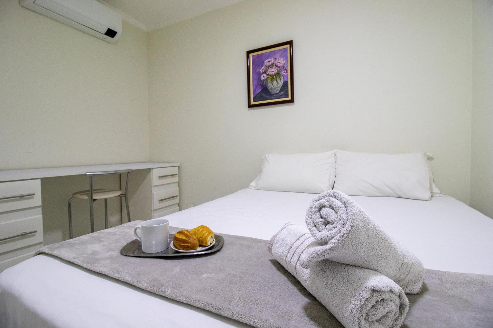 Apu24 - Esq Com Av Atlantica, 4 Dorm, Climatizado Apartamento